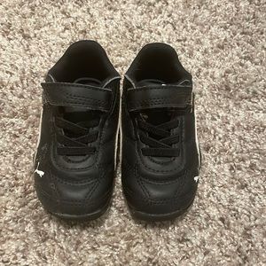 Black Puma Sneakers